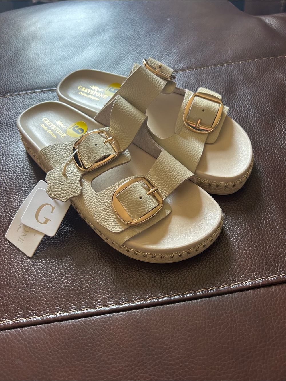NWT Greystone Genuine Leather Beige Double-Buckle Comfort Sandals